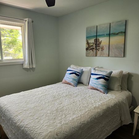 Oasis By The Bay Vacation Suites Wasaga Beach Esterno foto